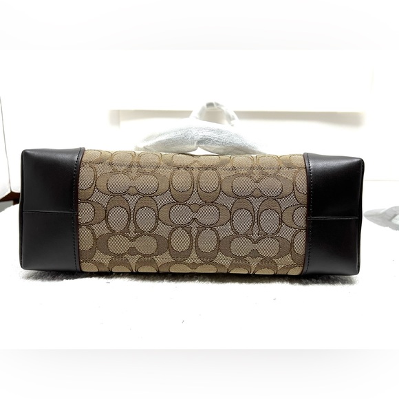 ❌SOLD! NWT! Coach Outline Sig Zip Tote Handbag Khaki/Brown Msrp:$250.00 - Picture 4 of 8
